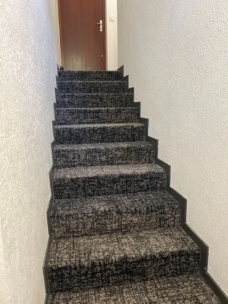 revêtement-moquette-cage-d'escalier (1)