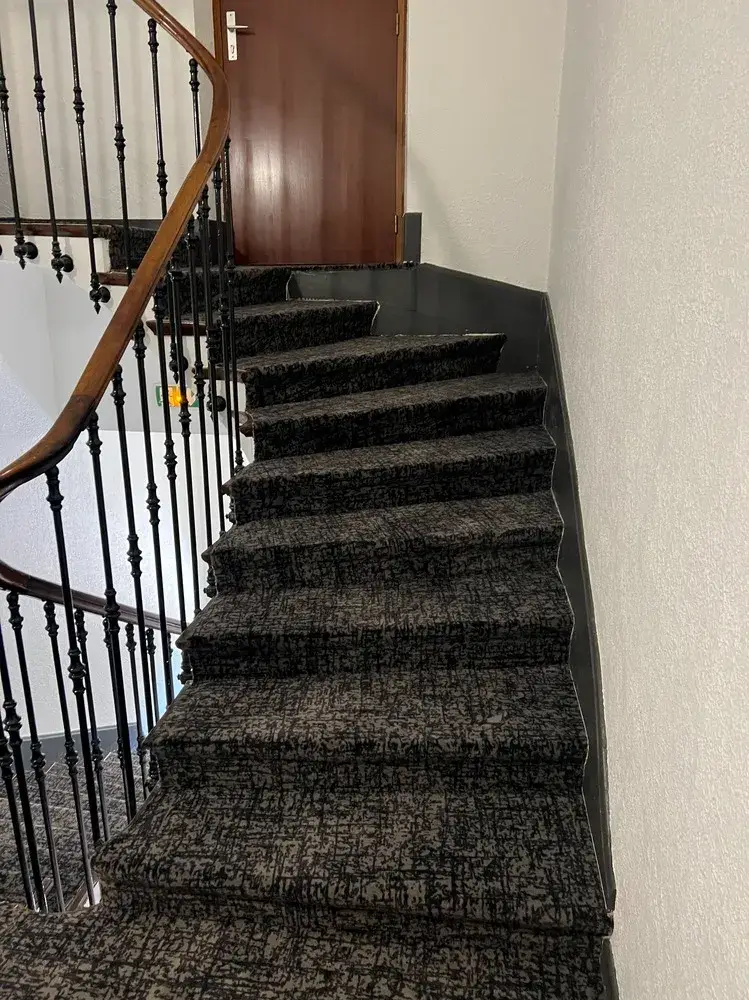 revêtement-moquette-cage-d'escalier (7)